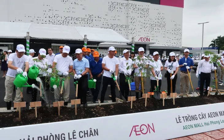 Đại gia bán lẻ Nhật Bản muốn đầu tư 2 tỷ USD vào Việt Nam - Ảnh 1. Đại gia bán lẻ Nhật Bản muốn đầu tư 2 tỷ USD vào Việt Nam - Ảnh 1.