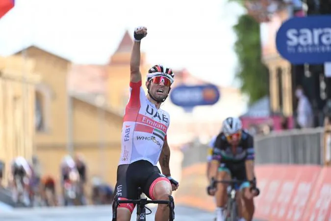 Diego Ulissi về nhất chặng 2 Giro dItalia 2020 - Ảnh 2. Diego Ulissi về nhất chặng 2 Giro dItalia 2020 - Ảnh 2.