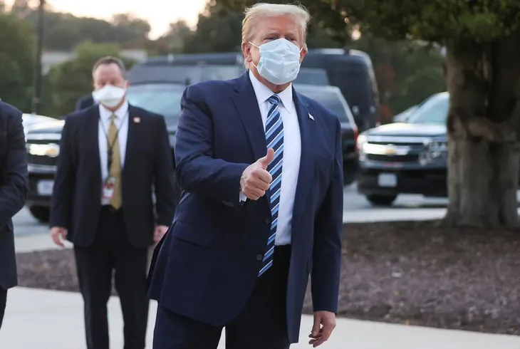 Vì sao ông Trump “hồi phục thần tốc” khi mắc COVID-19? - Ảnh 1. Vì sao ông Trump “hồi phục thần tốc” khi mắc COVID-19? - Ảnh 1.