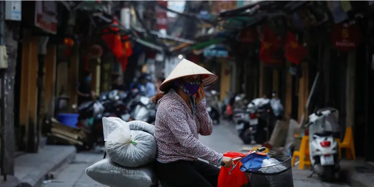 Gần 32 triệu lao động Việt bị ảnh hưởng bởi COVID-19 - Ảnh 1. Gần 32 triệu lao động Việt bị ảnh hưởng bởi COVID-19 - Ảnh 1.