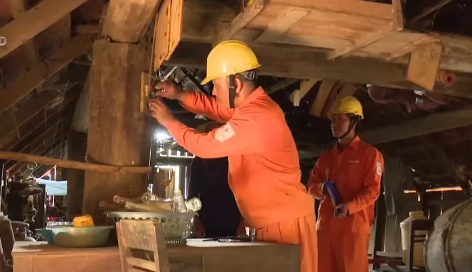 Gần 100% hộ dân ở miền Trung - Tây Nguyên có điện lưới quốc gia - Ảnh 1. Gần 100% hộ dân ở miền Trung - Tây Nguyên có điện lưới quốc gia - Ảnh 1.