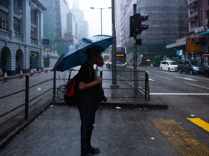 Người Hong Kong không đủ tiền thuê nhà “quan tài” - Ảnh 1. Người Hong Kong không đủ tiền thuê nhà “quan tài” - Ảnh 1.