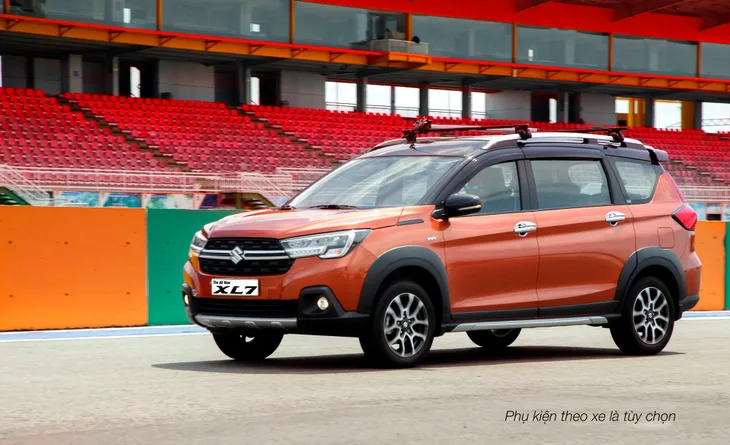 Suzuki XL7 hoàn toàn mới chinh phục xuất sắc đường đua Đại Nam - Ảnh 2. Suzuki XL7 hoàn toàn mới chinh phục xuất sắc đường đua Đại Nam - Ảnh 2.