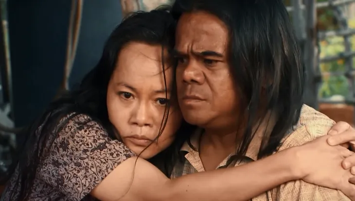 Cát đỏ - Tập 21: Ông Năm lại bị rơi vào tay bà Hồng Hoang; Quang hôn Nhan đắm đuối - Ảnh 3. Cát đỏ - Tập 21: Ông Năm lại bị rơi vào tay bà Hồng Hoang; Quang hôn Nhan đắm đuối - Ảnh 3.