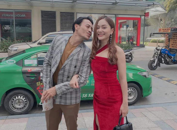 Hậu trường không ngờ của bộ ba hận nhau nhất phim Trói buộc yêu thương - Ảnh 2. Hậu trường không ngờ của bộ ba hận nhau nhất phim Trói buộc yêu thương - Ảnh 2.