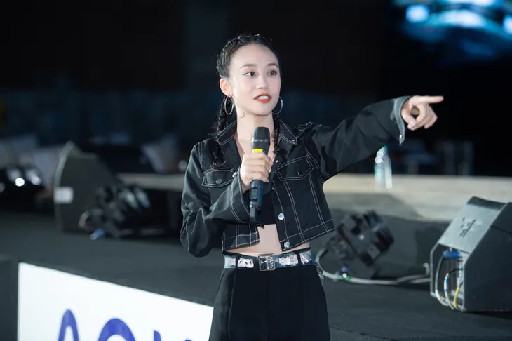 Ê-kíp Hoa hậu Việt Nam 2020 miệt mài chuẩn bị cho đêm Bán kết thăng hoa - Ảnh 6. Ê-kíp Hoa hậu Việt Nam 2020 miệt mài chuẩn bị cho đêm Bán kết thăng hoa - Ảnh 6.