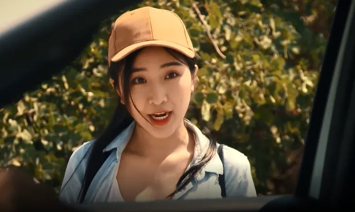Cát đỏ - Tập 21: Ông Năm lại bị rơi vào tay bà Hồng Hoang; Quang hôn Nhan đắm đuối - Ảnh 5. Cát đỏ - Tập 21: Ông Năm lại bị rơi vào tay bà Hồng Hoang; Quang hôn Nhan đắm đuối - Ảnh 5.