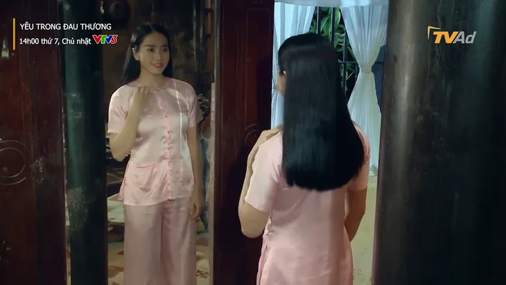 Yêu trong đau thương - Tập 21: Hương Thảo chết lặng thấy áo ngực của tiểu tam trên giường nhà - Ảnh 1. Yêu trong đau thương - Tập 21: Hương Thảo chết lặng thấy áo ngực của tiểu tam trên giường nhà - Ảnh 1.