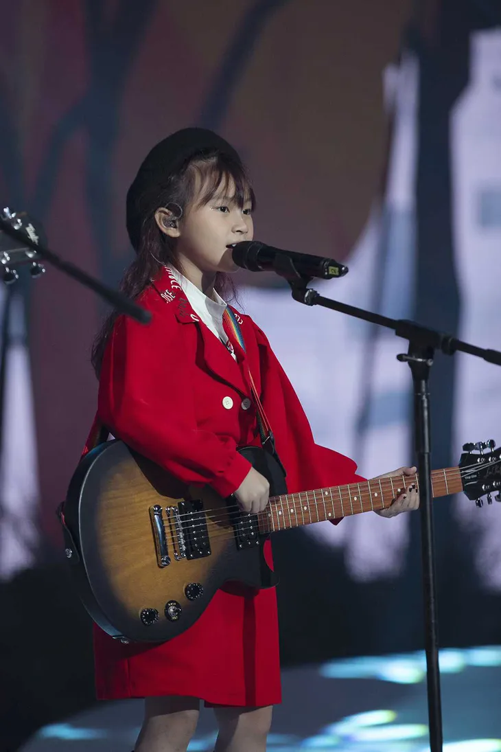 Lan Khuê,Trương Quỳnh Anh, Diệp Bảo Ngọc cuốn hút tại Vietnam Junior Fashion Week - Ảnh 8. Lan Khuê,Trương Quỳnh Anh, Diệp Bảo Ngọc cuốn hút tại Vietnam Junior Fashion Week - Ảnh 8.