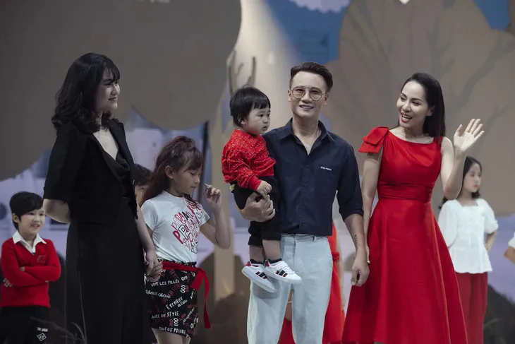 Lan Khuê,Trương Quỳnh Anh, Diệp Bảo Ngọc cuốn hút tại Vietnam Junior Fashion Week - Ảnh 9. Lan Khuê,Trương Quỳnh Anh, Diệp Bảo Ngọc cuốn hút tại Vietnam Junior Fashion Week - Ảnh 9.
