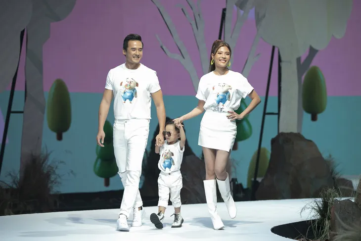 Hà Kiều Anh, Vy Oanh, Thúy Diễm đưa con lên sàn catwalk - Ảnh 3. Hà Kiều Anh, Vy Oanh, Thúy Diễm đưa con lên sàn catwalk - Ảnh 3.