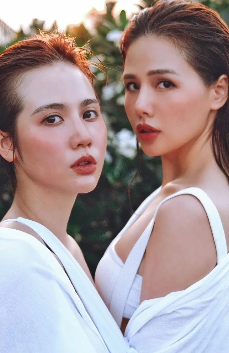 Huyền Lizzie - Phanh Lee diện đồ đôi sang chảnh cực giống chị em - Ảnh 12. Huyền Lizzie - Phanh Lee diện đồ đôi sang chảnh cực giống chị em - Ảnh 12.