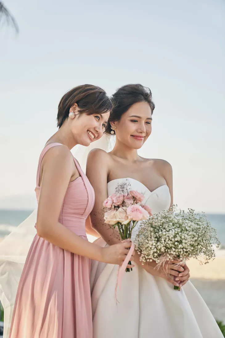 Huyền Lizzie - Phanh Lee diện đồ đôi sang chảnh cực giống chị em - Ảnh 11. Huyền Lizzie - Phanh Lee diện đồ đôi sang chảnh cực giống chị em - Ảnh 11.