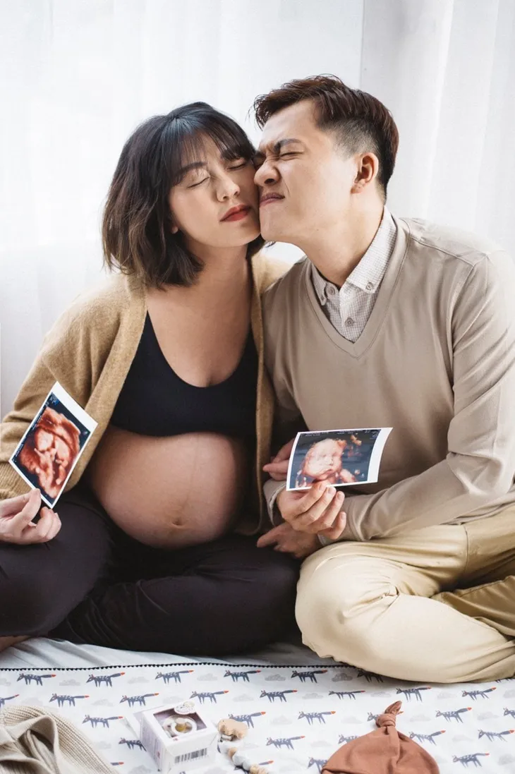 MC Trần Ngọc khoe thêm ảnh bầu dễ thương của vợ - Ảnh 15. MC Trần Ngọc khoe thêm ảnh bầu dễ thương của vợ - Ảnh 15.