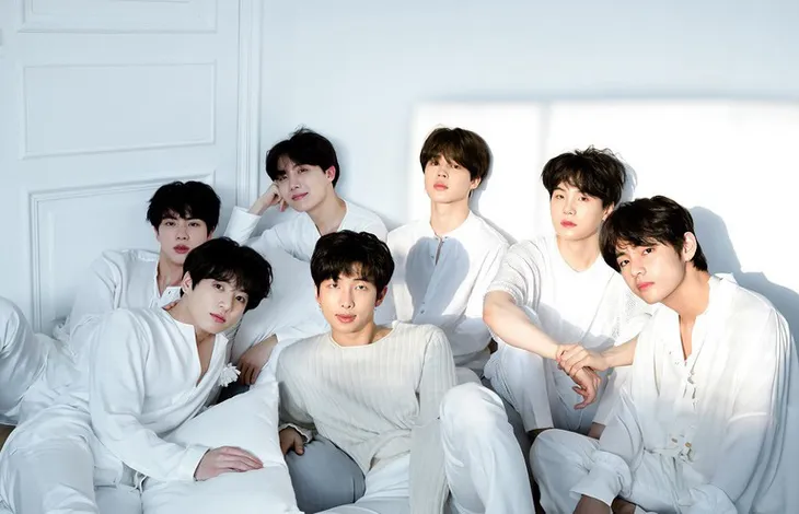 Dynamite - Ca khúc của BTS trụ hạng lâu nhất trên Billboard 100 - Ảnh 1. Dynamite - Ca khúc của BTS trụ hạng lâu nhất trên Billboard 100 - Ảnh 1.