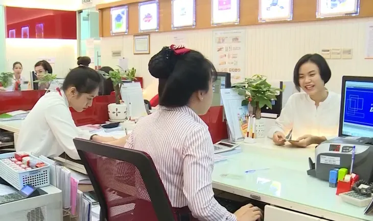 Cuối năm 2020, ngân hàng tấp nập lên sàn, chuyển sàn - Ảnh 2. Cuối năm 2020, ngân hàng tấp nập lên sàn, chuyển sàn - Ảnh 2.