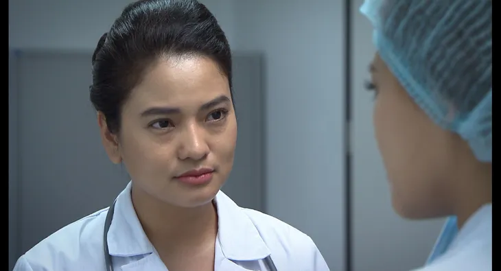 Lửa ấm - Tập 31: Ngọc ngày càng thủ đoạn hơn để lấy lòng Minh và Quang - Ảnh 1.