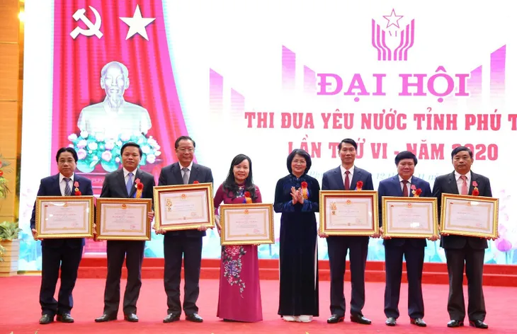Phó Chủ tịch nước dự Đại hội thi đua yêu nước tỉnh Phú Thọ lần thứ VI - Ảnh 1. Phó Chủ tịch nước dự Đại hội thi đua yêu nước tỉnh Phú Thọ lần thứ VI - Ảnh 1.