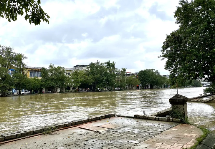 Lật ghe khi thả lưới bắt cá, 2 người thiệt mạng - Ảnh 3. Lật ghe khi thả lưới bắt cá, 2 người thiệt mạng - Ảnh 3.