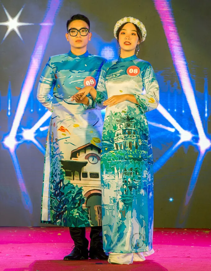 Nam sinh thanh lịch Trần Phú – Hoàn Kiếm mặc áo dài vẽ hình ngôi trường thân yêu - Ảnh 2. Nam sinh thanh lịch Trần Phú – Hoàn Kiếm mặc áo dài vẽ hình ngôi trường thân yêu - Ảnh 2.