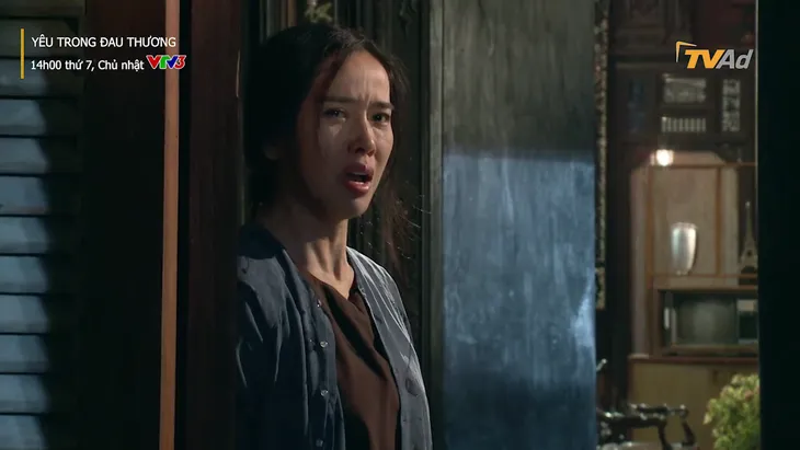 Yêu trong đau thương - Tập 32: Sau khi suýt đâm chết vợ bé, vợ cả trao nụ hôn cho em chồng - Ảnh 1. Yêu trong đau thương - Tập 32: Sau khi suýt đâm chết vợ bé, vợ cả trao nụ hôn cho em chồng - Ảnh 1.