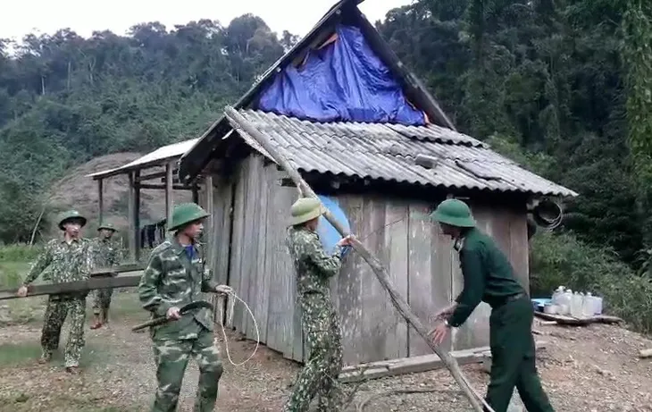 Nhiều tỉnh ở miền Trung sơ tán dân tránh bão số 13 - Ảnh 1. Nhiều tỉnh ở miền Trung sơ tán dân tránh bão số 13 - Ảnh 1.