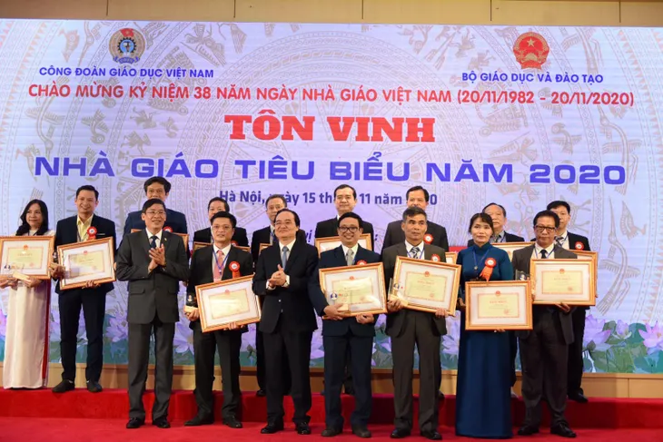 Tôn vinh 183 nhà giáo tiêu biểu năm 2020 - Ảnh 7. Tôn vinh 183 nhà giáo tiêu biểu năm 2020 - Ảnh 7.