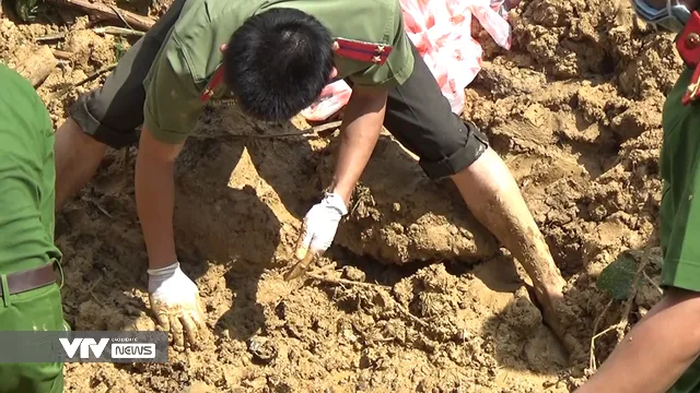 Đã tìm thấy thi thể nạn nhân trong vụ sạt lở đất tại xã Trà Tân, Bắc Trà My - Ảnh 3. Đã tìm thấy thi thể nạn nhân trong vụ sạt lở đất tại xã Trà Tân, Bắc Trà My - Ảnh 3.