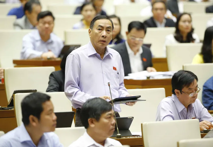 Một luật chia đôi, đại biểu sợ rối - Ảnh 1. Một luật chia đôi, đại biểu sợ rối - Ảnh 1.