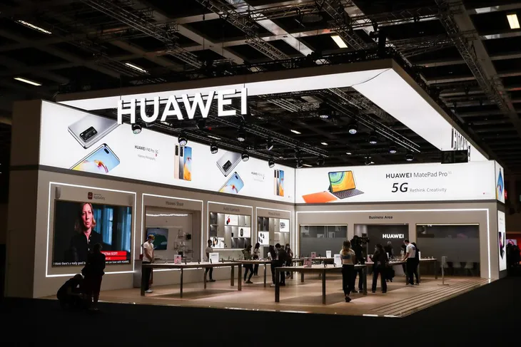 Huawei chính thức xác nhận bán con đẻ Honor - Ảnh 3. Huawei chính thức xác nhận bán con đẻ Honor - Ảnh 3.