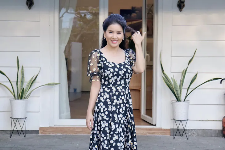 Ngọc Trinh của “Mùi ngò gai” trở lại màn ảnh nhỏ với series phim Xin chào hạnh phúc - Ảnh 1. Ngọc Trinh của “Mùi ngò gai” trở lại màn ảnh nhỏ với series phim Xin chào hạnh phúc - Ảnh 1.
