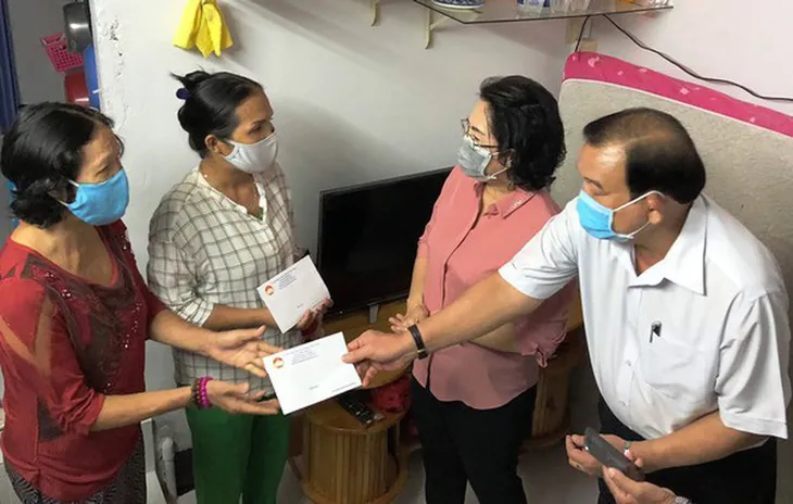 TP.HCM hỗ trợ 1 triệu đồng cho lao động bị ảnh hưởng bởi COVID-19 - Ảnh 1. TP.HCM hỗ trợ 1 triệu đồng cho lao động bị ảnh hưởng bởi COVID-19 - Ảnh 1.