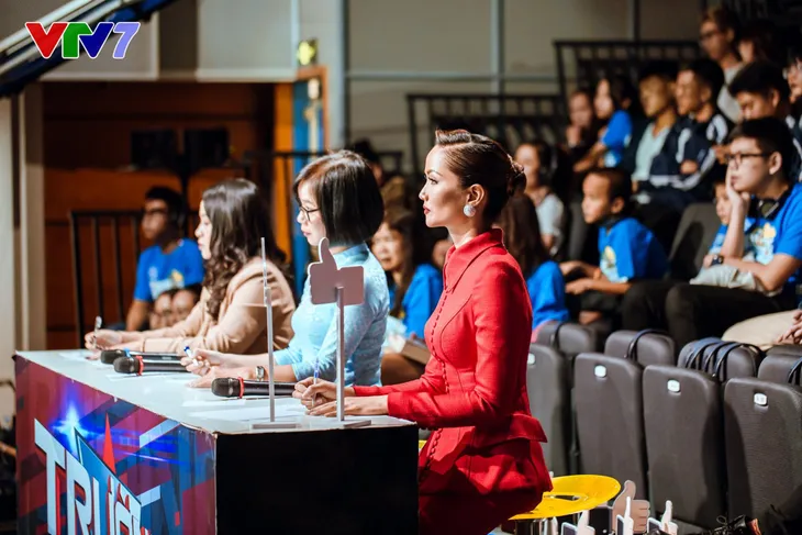 HHen Niê rạng rỡ làm giám khảo Trường Teen 2020 - Ảnh 1. HHen Niê rạng rỡ làm giám khảo Trường Teen 2020 - Ảnh 1.