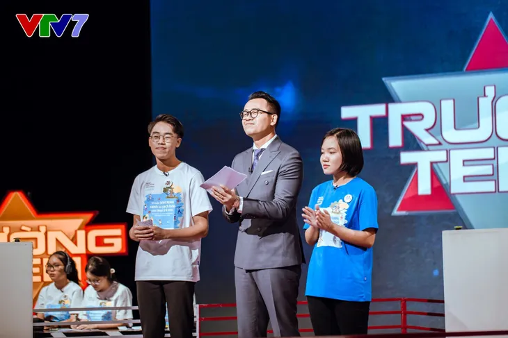 HHen Niê rạng rỡ làm giám khảo Trường Teen 2020 - Ảnh 5. HHen Niê rạng rỡ làm giám khảo Trường Teen 2020 - Ảnh 5.