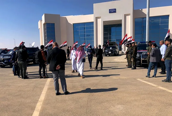 Iraq và Saudi Arabia mở lại cửa khẩu biên giới sau 3 thập kỷ - Ảnh 2. Iraq và Saudi Arabia mở lại cửa khẩu biên giới sau 3 thập kỷ - Ảnh 2.