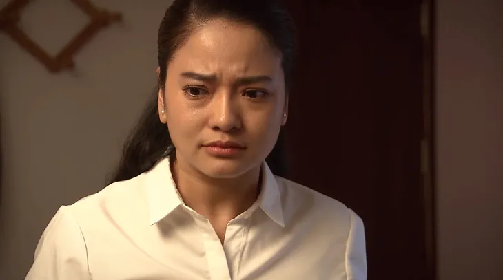 Lửa ấm - Tập 36: Tự làm tay mình bị bỏng, Ngọc vu oan cho Thủy - Ảnh 7. Lửa ấm - Tập 36: Tự làm tay mình bị bỏng, Ngọc vu oan cho Thủy - Ảnh 7.