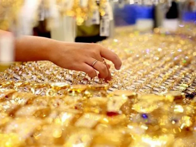 Giá vàng châu Á phiên 19/11 thấp nhất trong một tuần - Ảnh 1. Giá vàng châu Á phiên 19/11 thấp nhất trong một tuần - Ảnh 1.