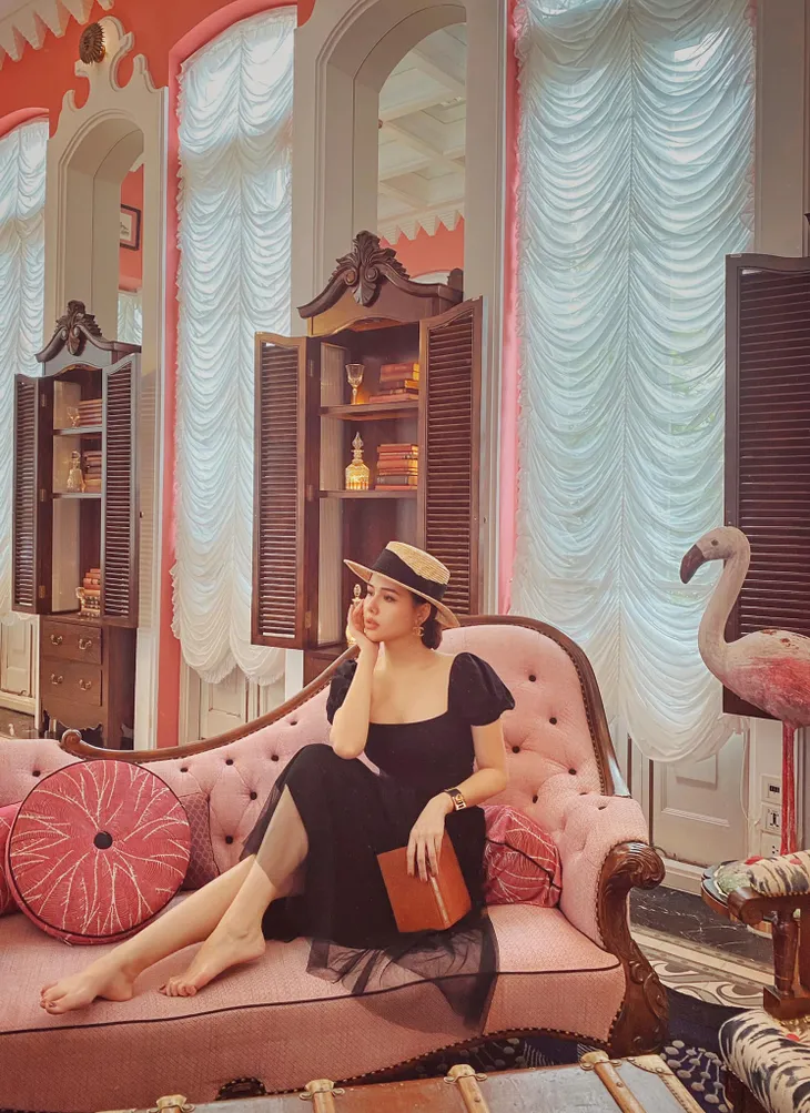 Phanh Lee hoá thân thành Alice lạc vào xứ sở thần tiên - Ảnh 4. Phanh Lee hoá thân thành Alice lạc vào xứ sở thần tiên - Ảnh 4.