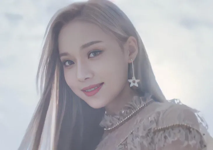 SM tung teaser, chính thức hé lộ nhóm nhạc 4 thành viên aespa - Ảnh 3. SM tung teaser, chính thức hé lộ nhóm nhạc 4 thành viên aespa - Ảnh 3.