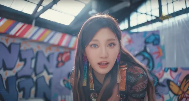 SM tung teaser, chính thức hé lộ nhóm nhạc 4 thành viên aespa - Ảnh 4. SM tung teaser, chính thức hé lộ nhóm nhạc 4 thành viên aespa - Ảnh 4.
