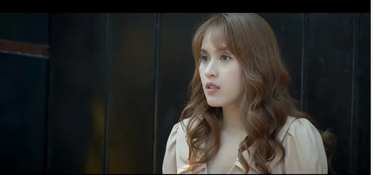 Trói buộc yêu thương - Tập 19: Tiến đứng từ xa nhìn Thanh được Lương săn đón - Ảnh 1. Trói buộc yêu thương - Tập 19: Tiến đứng từ xa nhìn Thanh được Lương săn đón - Ảnh 1.
