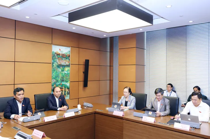 Thủ tướng Nguyễn Xuân Phúc: Mưa thối đất thì không còn kết cấu nào chịu được - Ảnh 1. Thủ tướng Nguyễn Xuân Phúc: Mưa thối đất thì không còn kết cấu nào chịu được - Ảnh 1.