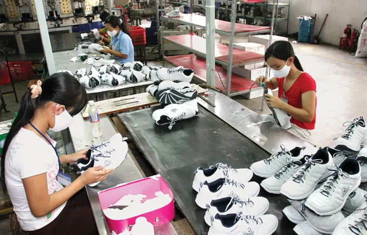 Xuất khẩu hàng hóa tiếp tục khởi sắc trong khó khăn - Ảnh 2. Xuất khẩu hàng hóa tiếp tục khởi sắc trong khó khăn - Ảnh 2.