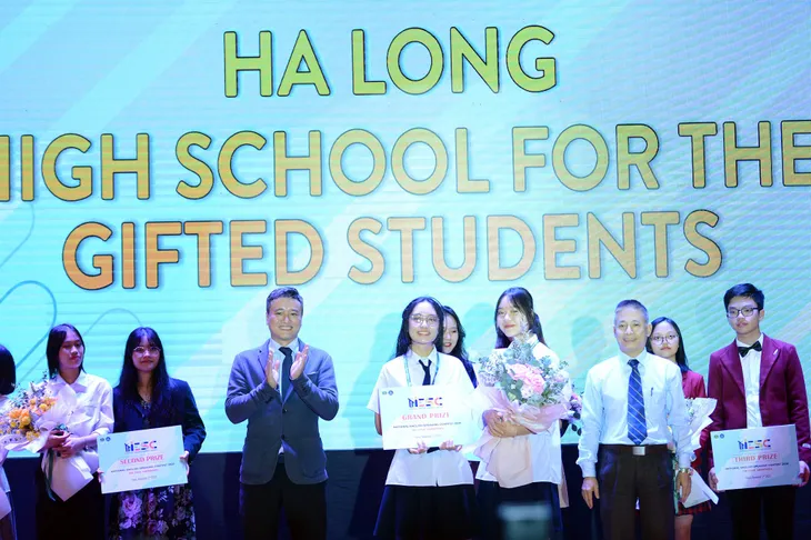 Trao giải cuộc thi Hùng biện tiếng Anh Quốc gia 2020 - Ảnh 3. Trao giải cuộc thi Hùng biện tiếng Anh Quốc gia 2020 - Ảnh 3.