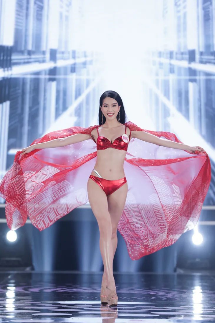 Phần thi Bikini đốt mắt tại đêm Chung kết Hoa hậu Việt Nam 2020 - Ảnh 9. Phần thi Bikini đốt mắt tại đêm Chung kết Hoa hậu Việt Nam 2020 - Ảnh 9.