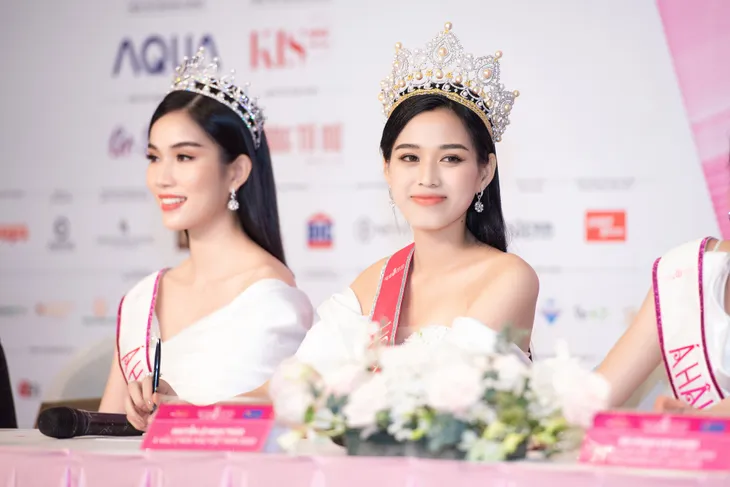Hoa hậu Đỗ Thị Hà giải thích về phát ngôn thiếu chuẩn mực trên mạng xã hội - Ảnh 1. Hoa hậu Đỗ Thị Hà giải thích về phát ngôn thiếu chuẩn mực trên mạng xã hội - Ảnh 1.