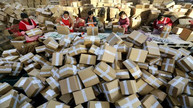 Nan giải bài toán rác thải do bùng nổ thương mại điện tử ở Trung Quốc - Ảnh 1. Nan giải bài toán rác thải do bùng nổ thương mại điện tử ở Trung Quốc - Ảnh 1.