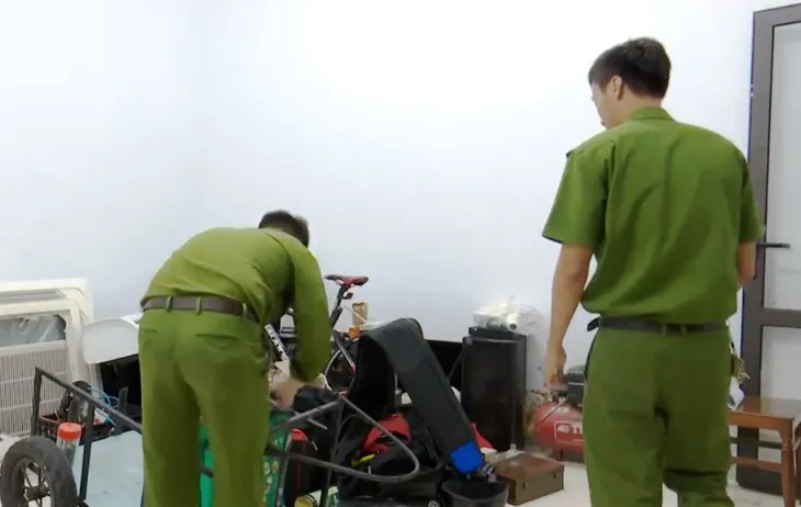 Bắt nhóm chuyên trộm cắp tài sản của các công ty, nhà hàng - Ảnh 1. Bắt nhóm chuyên trộm cắp tài sản của các công ty, nhà hàng - Ảnh 1.