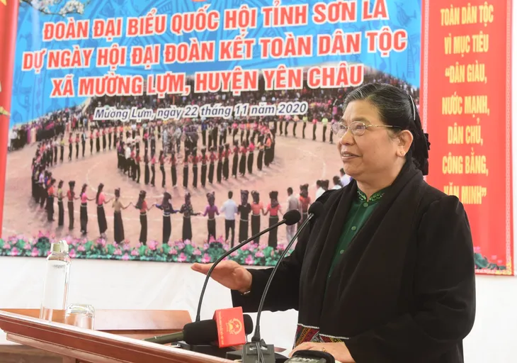 Đồng chí Tòng Thị Phóng dự Ngày hội Đại đoàn kết toàn dân tộc tại Sơn La - Ảnh 1.