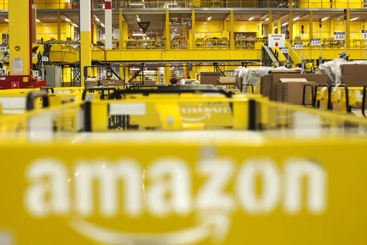 Doanh nghiệp bán lẻ châu Âu lo thua cuộc trước Amazon mùa Black Friday - Ảnh 2. Doanh nghiệp bán lẻ châu Âu lo thua cuộc trước Amazon mùa Black Friday - Ảnh 2.